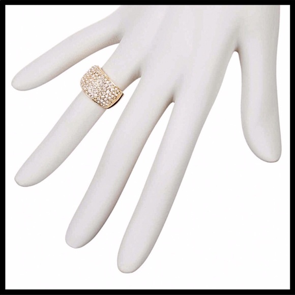 GOLD PAVE AUSTRIAN CRYSTAL STATEMENT COCKTAIL RING - Picture 7 of 8